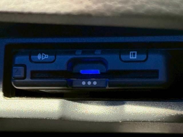 ハリアー エレガンス　ＧＲスポーツ　純正９型ナビ／サンルーフ／衝突軽減ブレーキ／レーダークルーズコントロール／ＥＴＣ／パワーシート／電子サイドブレーキ／ハーフレザーシート／バックカメラ／パワーウインドウ／オートハイビーム／ＬＥＤヘッド（10枚目）