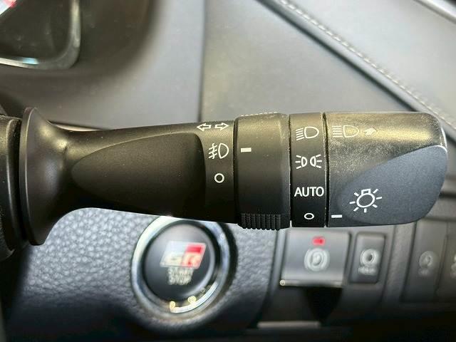 ハリアー エレガンス　ＧＲスポーツ　純正９型ナビ／サンルーフ／衝突軽減ブレーキ／レーダークルーズコントロール／ＥＴＣ／パワーシート／電子サイドブレーキ／ハーフレザーシート／バックカメラ／パワーウインドウ／オートハイビーム／ＬＥＤヘッド（12枚目）