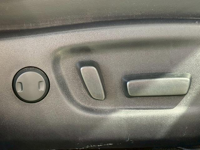 ハリアー エレガンス　ＧＲスポーツ　純正９型ナビ／サンルーフ／衝突軽減ブレーキ／レーダークルーズコントロール／ＥＴＣ／パワーシート／電子サイドブレーキ／ハーフレザーシート／バックカメラ／パワーウインドウ／オートハイビーム／ＬＥＤヘッド（56枚目）