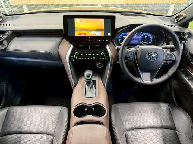 ハリアーハイブリッド Z レザーパッケージ 純正12型ナビ/全周囲カメラ/JBLサウンド/デジタルインナーミラー/パワーバックドア/シートヒーター/シートクーラー/ステアリングヒーター/ブラインドスポットモニター/レーダークルーズコントロール(31枚目)