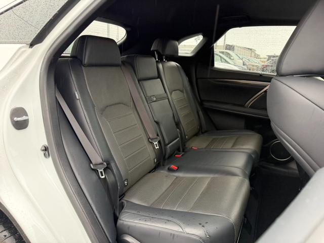 RX RX200t Fスポーツ 純正ナビ/サンルーフ/全周囲カメラ/ブラックレザー/レーダークルーズコントロール/ブラインドスポットモニター/シートヒーター/シートクーラー/AC100V/パワーバックドア/ステアリングヒーター(34枚目)