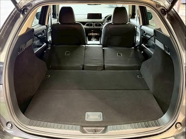 CX-5 XD ブラックトーンエディション 10型ナビ/全周囲カメラ/シートヒーター/ブラインドスポットモニター/ヘッドアップディスプレイ/ステアリングヒーター/クリアランスソナー/パワーバックドア/レーダークルーズコントロール/ETC(13枚目)