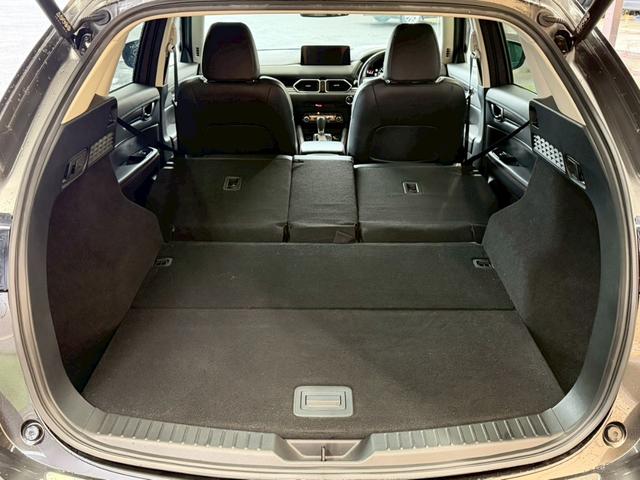 CX-5 XD ブラックトーンエディション 10型ナビ/全周囲カメラ/シートヒーター/ブラインドスポットモニター/ヘッドアップディスプレイ/ステアリングヒーター/クリアランスソナー/パワーバックドア/レーダークルーズコントロール/ETC(36枚目)