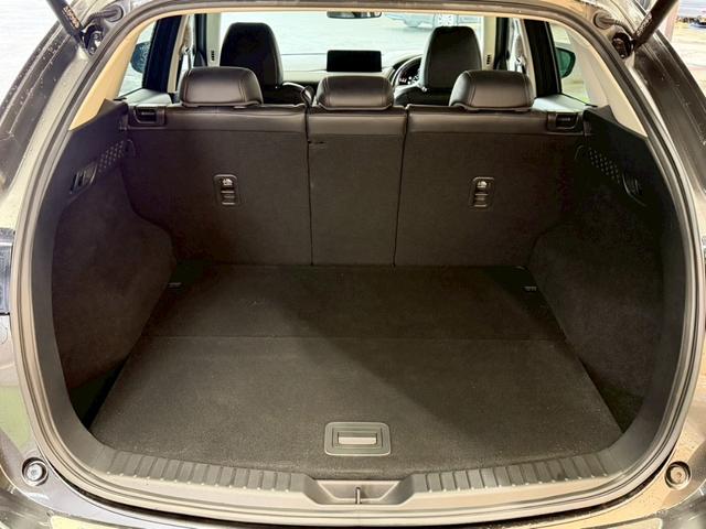 CX-5 XD ブラックトーンエディション 10型ナビ/全周囲カメラ/シートヒーター/ブラインドスポットモニター/ヘッドアップディスプレイ/ステアリングヒーター/クリアランスソナー/パワーバックドア/レーダークルーズコントロール/ETC(37枚目)