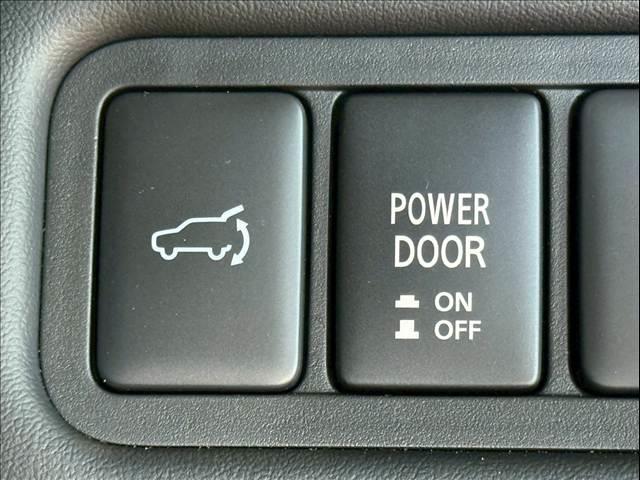 デリカＤ：５ Ｐ　純正１０型ナビ／全周囲カメラ／パワーバックドア／シートヒーター／ステアリングヒーター／衝突軽減ブレーキ／両側電動スライドドア／レーダークルーズコントロール／ブラインドスポットモニター／レーン逸脱警告（9枚目）