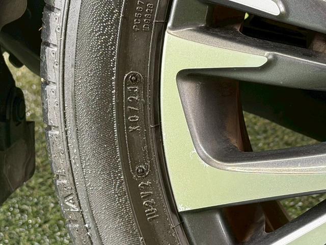 ヤリスクロス Ｚ　純正ディスプレイオーディオ／セーフティーセンス／レーダークルーズコントロール／ブラインドスポットモニター／ＬＥＤヘッド／パワーシート／シートヒーター／ＥＴＣ／オートマチックハイビーム／ハンドルヒーター（32枚目）