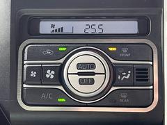 【オートエアコン】車内温度をセンサーが感知してご希望の車内温度になるよう、風量も自動で調整してくれます☆ 7