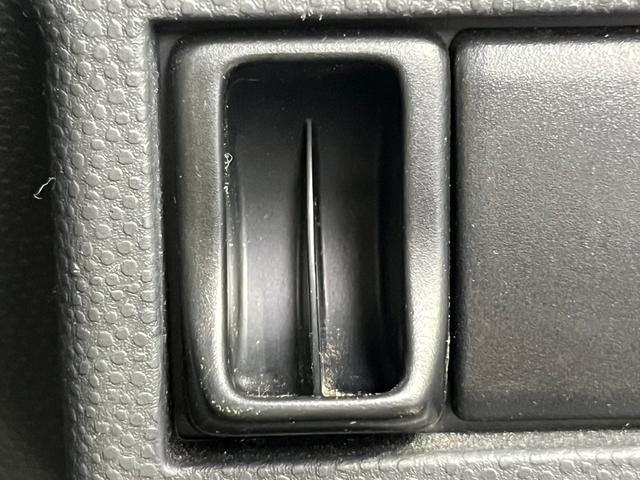 G 社外 メモリーナビ/Bluetooth接続/ワンセグTV/DVD/禁煙車/エアバッグ 運転席/エアバッグ 助手席/パワーウインドウ/エンジンスタートボタン/キーレスエントリー/パワーステアリング(20枚目)