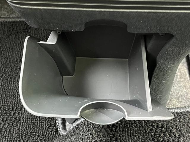 G 社外 メモリーナビ/Bluetooth接続/ワンセグTV/DVD/禁煙車/エアバッグ 運転席/エアバッグ 助手席/パワーウインドウ/エンジンスタートボタン/キーレスエントリー/パワーステアリング(26枚目)