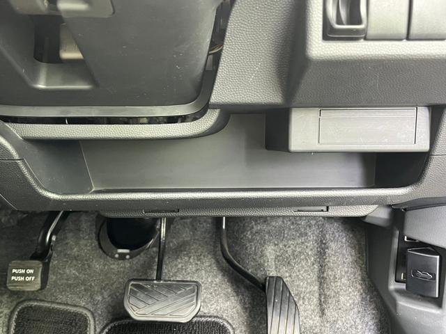 G 社外 メモリーナビ/Bluetooth接続/ワンセグTV/DVD/禁煙車/エアバッグ 運転席/エアバッグ 助手席/パワーウインドウ/エンジンスタートボタン/キーレスエントリー/パワーステアリング(27枚目)