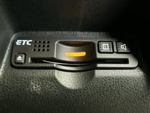 フィット １３Ｇ・１０ｔｈアニバーサリー　新品タイヤ／保証書／ＥＴＣ／ＥＢＤ付ＡＢＳ／エアバッグ　運転席／エアバッグ　助手席／パワーウインドウ／キーレススタート／パワーステアリング／オートライト／盗難防止システム／マニュアルエアコン（14枚目）