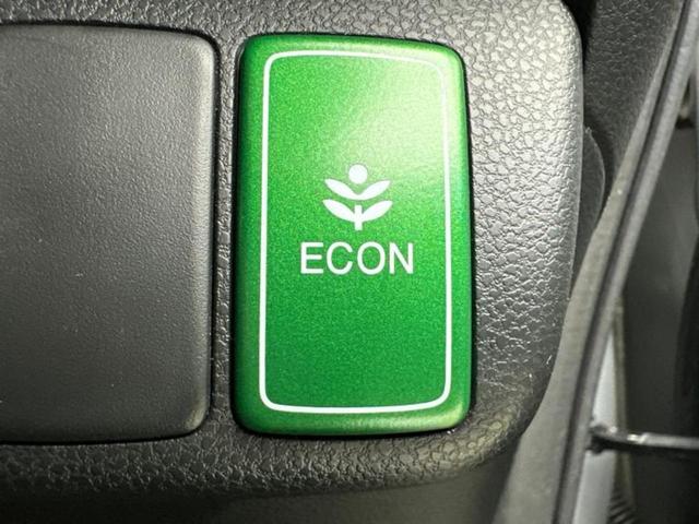 フィット １３Ｇ・１０ｔｈアニバーサリー　新品タイヤ／保証書／ＥＴＣ／ＥＢＤ付ＡＢＳ／エアバッグ　運転席／エアバッグ　助手席／パワーウインドウ／キーレススタート／パワーステアリング／オートライト／盗難防止システム／マニュアルエアコン（18枚目）