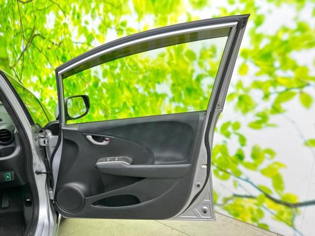 フィット １３Ｇ・１０ｔｈアニバーサリー　新品タイヤ／保証書／ＥＴＣ／ＥＢＤ付ＡＢＳ／エアバッグ　運転席／エアバッグ　助手席／パワーウインドウ／キーレススタート／パワーステアリング／オートライト／盗難防止システム／マニュアルエアコン（22枚目）