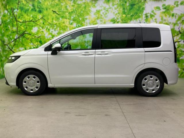 フリード eHEVエアー 保証書/純正 8インチ ナビ/ホンダセンシング/両側電動スライドドア/車線逸脱防止支援システム/登録済未使用車/ヘッドランプ LED/USBジャック/Bluetooth接続/EBD付ABS 禁煙車(2枚目)