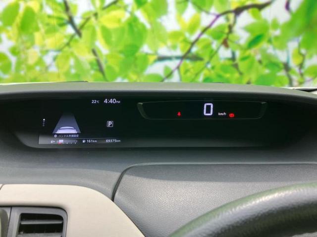 セレナ ハイウェイスターＶセレクション　新品タイヤ／保証書／純正　９インチ　ＳＤナビ／フリップダウンモニター　純正　１１インチ／インテリジェントルームミラー／エマージェンシーブレーキ／両側電動スライドドア／アラウンドビューモニター　禁煙車（12枚目）