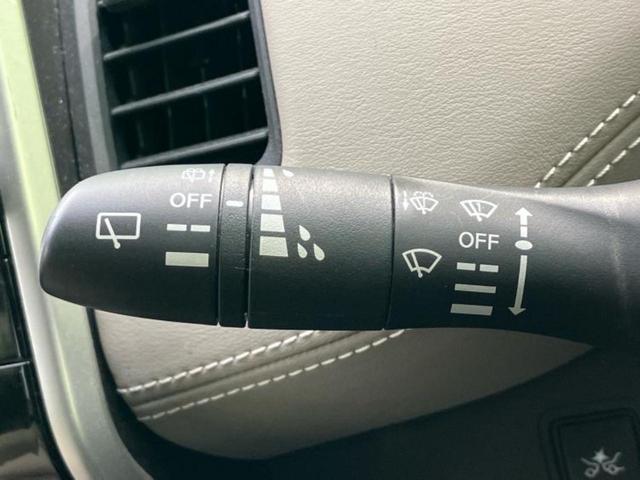 セレナ ハイウェイスターＶセレクション　新品タイヤ／保証書／純正　９インチ　ＳＤナビ／フリップダウンモニター　純正　１１インチ／インテリジェントルームミラー／エマージェンシーブレーキ／両側電動スライドドア／アラウンドビューモニター　禁煙車（15枚目）