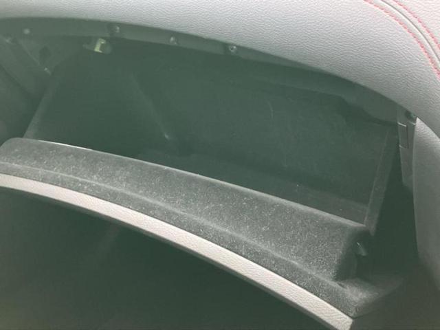 スカイライン ４００Ｒ　保証書／純正　８インチ　ＳＤナビ／エマージェンシーブレーキ／シートヒーター　前席／アラウンドビューモニター／車線逸脱防止支援システム／シート　フルレザー／ドライブレコーダー　前後　革シート　電動シート（31枚目）