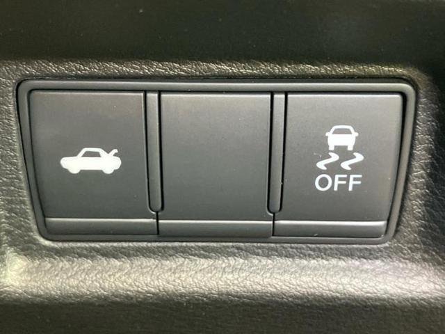 スカイライン ４００Ｒ　保証書／純正　８インチ　ＳＤナビ／エマージェンシーブレーキ／シートヒーター　前席／アラウンドビューモニター／車線逸脱防止支援システム／シート　フルレザー／ドライブレコーダー　前後　革シート　電動シート（37枚目）