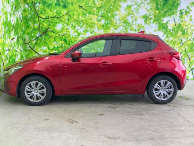 デミオ １３Ｓ　純正　ＳＤナビ／車線逸脱防止支援システム／ヘッドランプ　ＬＥＤ／Ｂｌｕｅｔｏｏｔｈ接続／ＥＴＣ／ＥＢＤ付ＡＢＳ／横滑り防止装置／バックモニター／フルセグＴＶ／ＤＶＤ／禁煙車／エアバッグ　運転席（2枚目）