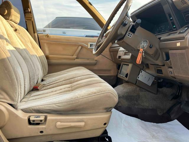 クラウン 　３．０ロイヤルサルーン　ベンコラ　ＭＳ１２５　前期ＷＩＳＥＲ段リムホイール　ローダウン　取付　２オーナーＥＴＣ　バックカメラ　ナビ　エアコン　パワーウィンドウ（49枚目）