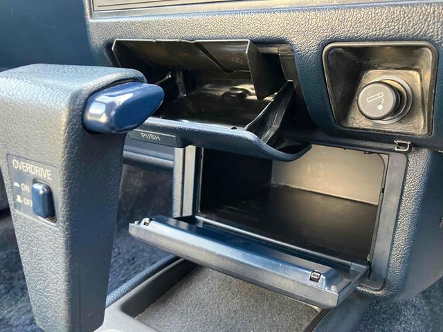 クラウン 3.0ロイヤルサルーン フェンダーミラー リアカーテン ハーフシートカバー アルミホイール AT カセット エアコン パワーウィンドウ(48枚目)