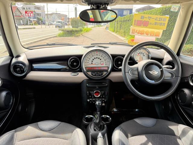 ＭＩＮＩ クーパー　ベーカーストリート　ベーカーストリート特別仕様車　キセノンライト　禁煙車　ＥＴＣ（15枚目）