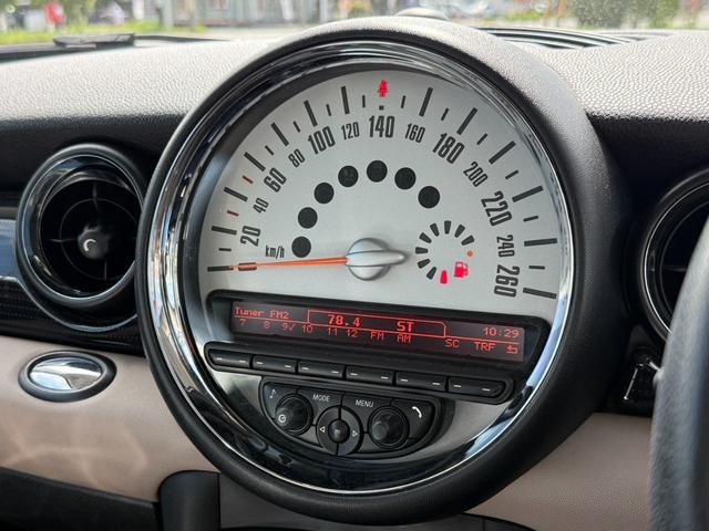 ＭＩＮＩ クーパー　ベーカーストリート　ベーカーストリート特別仕様車　キセノンライト　禁煙車　ＥＴＣ（16枚目）