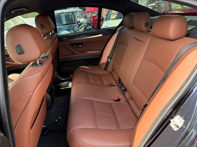 ５シリーズ ５２３ｉ　Ｍスポーツ　ナビ・ＴＶ　バックカメラ　本革シート　禁煙車　ユーザー様より買取　Ｍスポーツ　パワーシート　左右独立エアコン　シートヒーター　ＥＴＣ　ＵＳＢ（13枚目）