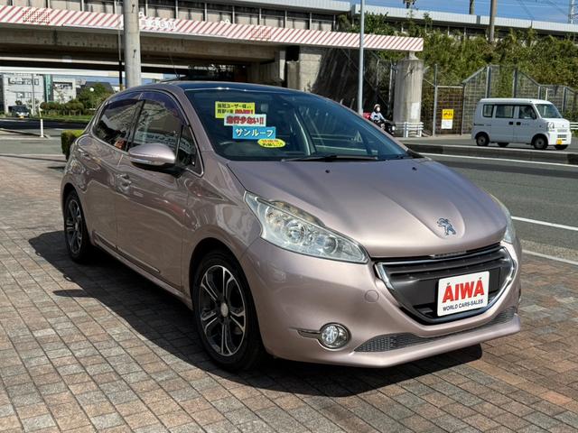 ２０８ シエロ　ユーザー様より買取　禁煙車　純正ナビ　テレビ　Ｗサンルーフ　ＥＴＣ　左右独立エアコン　クリアランスソナー（8枚目）