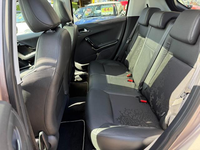 ２０８ シエロ　ユーザー様より買取　禁煙車　純正ナビ　テレビ　Ｗサンルーフ　ＥＴＣ　左右独立エアコン　クリアランスソナー（13枚目）