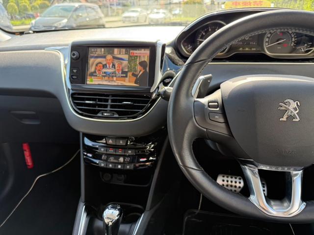 ２０８ シエロ　ユーザー様より買取　禁煙車　純正ナビ　テレビ　Ｗサンルーフ　ＥＴＣ　左右独立エアコン　クリアランスソナー（19枚目）