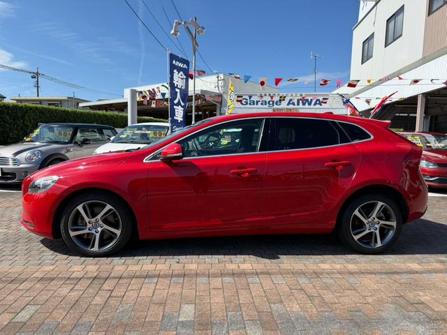 Ｖ４０ Ｄ４　ＳＥ　２０１６年モデル　黒革シート　ナビ・ＴＶ　バックカメラ　禁煙車　ディーゼル　パワーシート　シートヒーター　ＥＴＣ（3枚目）