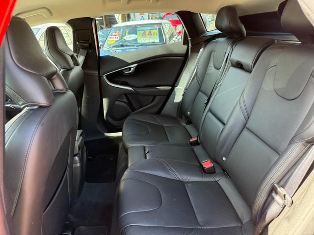 Ｖ４０ Ｄ４　ＳＥ　２０１６年モデル　黒革シート　ナビ・ＴＶ　バックカメラ　禁煙車　ディーゼル　パワーシート　シートヒーター　ＥＴＣ（13枚目）
