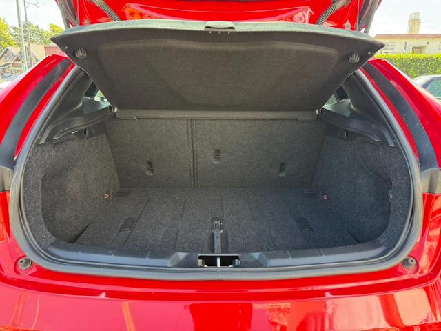 Ｖ４０ Ｄ４　ＳＥ　２０１６年モデル　黒革シート　ナビ・ＴＶ　バックカメラ　禁煙車　ディーゼル　パワーシート　シートヒーター　ＥＴＣ（14枚目）