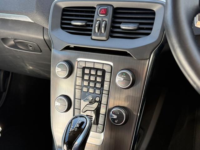 Ｖ４０ Ｄ４　ＳＥ　２０１６年モデル　黒革シート　ナビ・ＴＶ　バックカメラ　禁煙車　ディーゼル　パワーシート　シートヒーター　ＥＴＣ（18枚目）