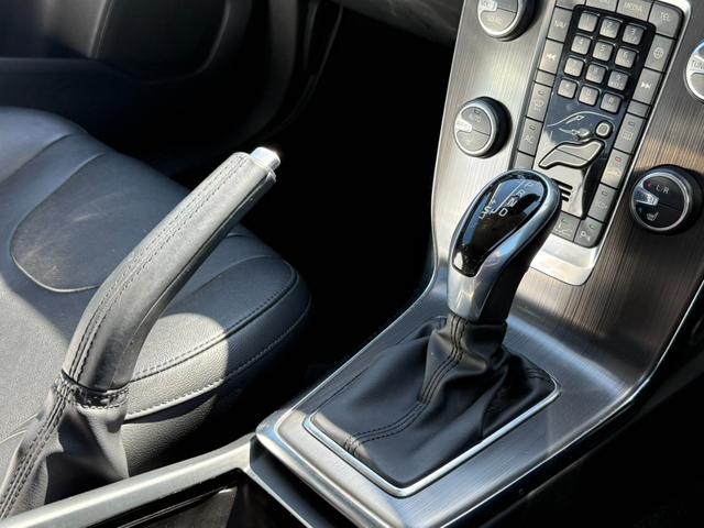 Ｖ４０ Ｄ４　ＳＥ　２０１６年モデル　黒革シート　ナビ・ＴＶ　バックカメラ　禁煙車　ディーゼル　パワーシート　シートヒーター　ＥＴＣ（19枚目）