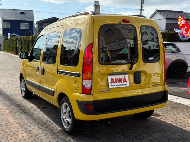 カングー １．６　ＥＴＣ　　ＣＤ　純正オーディオ　盗難防止システム　エアコン純正アルミ　ルーフレール　フォグライト　キーレス（4枚目）