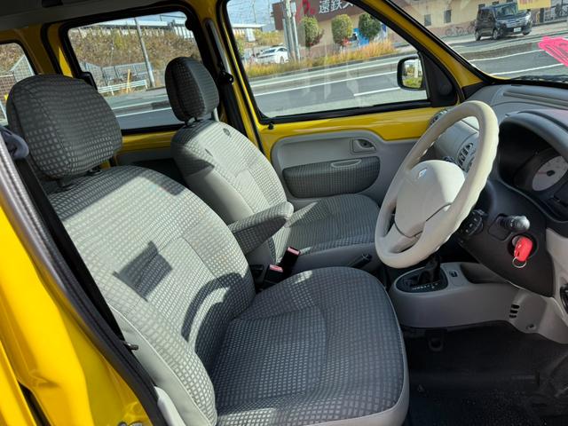 カングー １．６　ＥＴＣ　　ＣＤ　純正オーディオ　盗難防止システム　エアコン純正アルミ　ルーフレール　フォグライト　キーレス（10枚目）