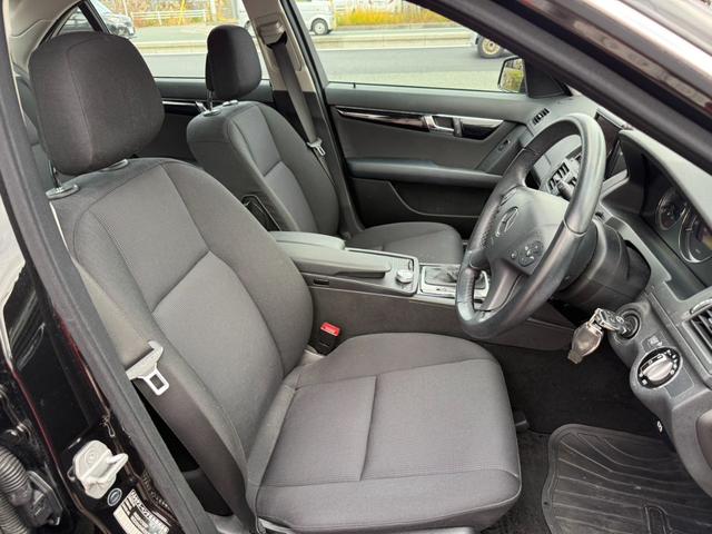 Ｃクラス Ｃ２００　ＣＧＩブルーエフィシェンシー　ユーザー買取車　ワンオーナー　禁煙車　ナビ・ＴＶ　バックカメラ　ＥＴＣ　パワーシート（10枚目）