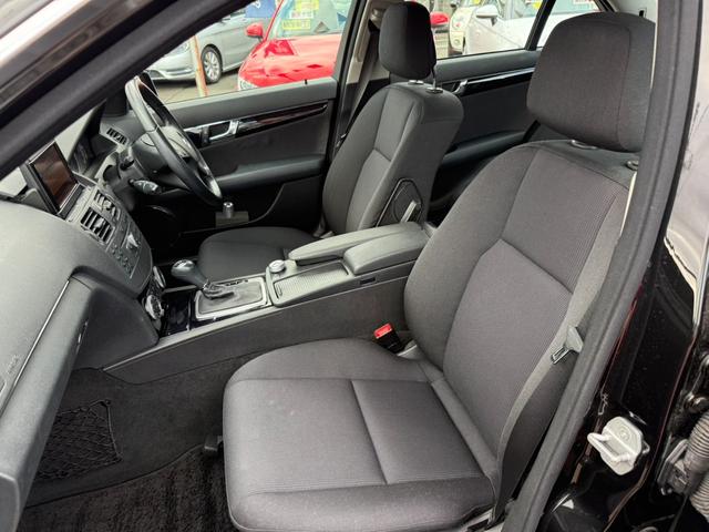 Ｃクラス Ｃ２００　ＣＧＩブルーエフィシェンシー　ユーザー買取車　ワンオーナー　禁煙車　ナビ・ＴＶ　バックカメラ　ＥＴＣ　パワーシート（12枚目）