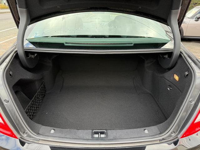 Ｃクラス Ｃ２００　ＣＧＩブルーエフィシェンシー　ユーザー買取車　ワンオーナー　禁煙車　ナビ・ＴＶ　バックカメラ　ＥＴＣ　パワーシート（14枚目）