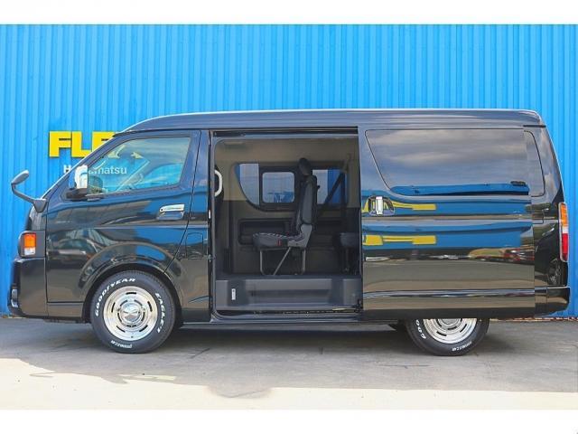 ハイエースワゴン ＧＬ　ロング　ＦＬＥＸＲｅＣｌａｓｓｉｃ丸目施工　ボンネットスムージング加工　ＦＬＥＸオーバーフェンダー　ＤＥＡＮクロスカントリーホイール　ＦＬＥＸシートカバー　ＦＬＥＸクラシックテールケンウッドＤＡ（18枚目）