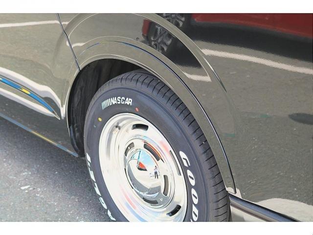 ハイエースワゴン ＧＬ　ロング　ＦＬＥＸＲｅＣｌａｓｓｉｃ丸目施工　ボンネットスムージング加工　ＦＬＥＸオーバーフェンダー　ＤＥＡＮクロスカントリーホイール　ＦＬＥＸシートカバー　ＦＬＥＸクラシックテールケンウッドＤＡ（22枚目）