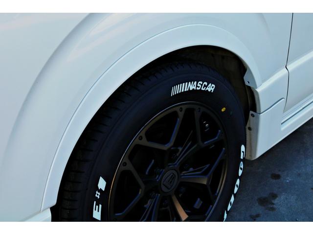 ハイエースバン スーパーGL ダークプライムII バットフェイスボンネット モデリスタフルエアロ リアバンパー FLEXオーバーフェンダー FLEXアルティメットVer2テール FLEXバルベロHEXホイール アルパインBIGX11インチナビ(38枚目)