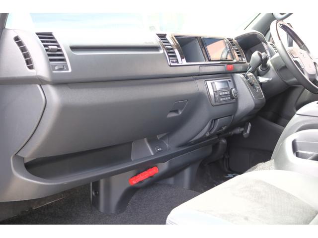 ハイエースバン スーパーGL ダークプライムII ReClassic施工 ボンネットスムージング T-Forceスポイラー オバフェン Delf04 オメガLEDテールランプ フリップベッド アルパイン7インチナビ&デジタルインナーミラー(54枚目)