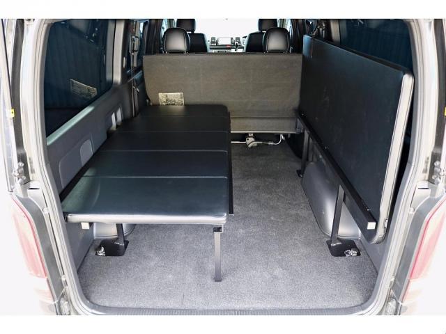 ハイエースバン スーパーGL ダークプライムII FLEXフロントスポイラー オバフェン W-DEEPSホイール アルティメットテール フリップアップベッド 1.5ローダウン 室内サイドバー パナ7インチナビ パイオニア天井スピーカー&フリップダウン(4枚目)