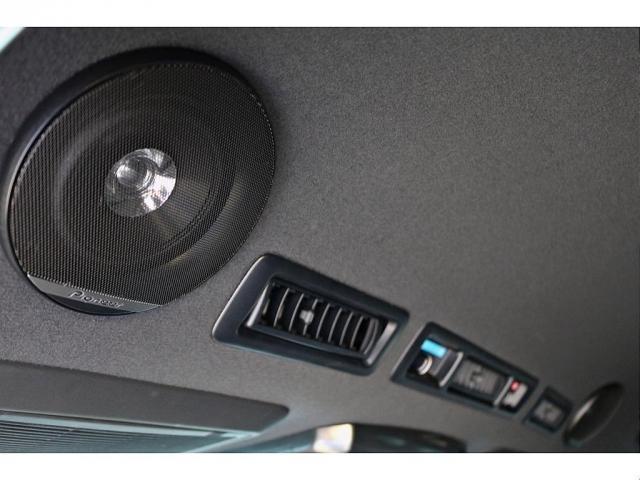 ハイエースバン スーパーGL ダークプライムII FLEXフロントスポイラー オバフェン W-DEEPSホイール アルティメットテール フリップアップベッド 1.5ローダウン 室内サイドバー パナ7インチナビ パイオニア天井スピーカー&フリップダウン(5枚目)