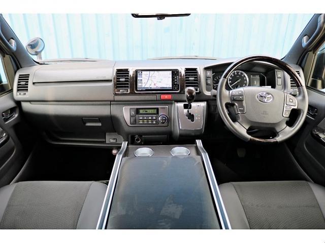 ハイエースバン スーパーGL ダークプライムII FLEXフロントスポイラー オバフェン W-DEEPSホイール アルティメットテール フリップアップベッド 1.5ローダウン 室内サイドバー パナ7インチナビ パイオニア天井スピーカー&フリップダウン(9枚目)