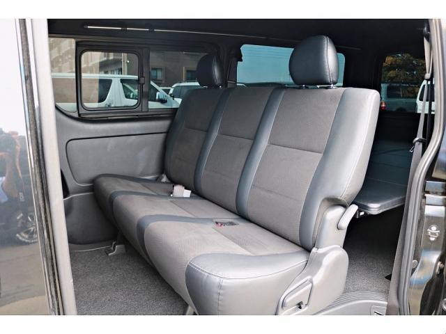 ハイエースバン スーパーGL ダークプライムII FLEXフロントスポイラー オバフェン W-DEEPSホイール アルティメットテール フリップアップベッド 1.5ローダウン 室内サイドバー パナ7インチナビ パイオニア天井スピーカー&フリップダウン(13枚目)