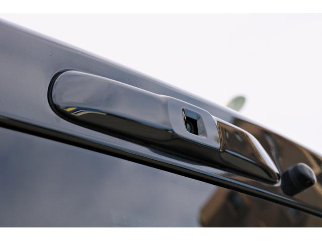 ハイエースバン スーパーGL ダークプライムII FLEXフロントスポイラー オバフェン W-DEEPSホイール アルティメットテール フリップアップベッド 1.5ローダウン 室内サイドバー パナ7インチナビ パイオニア天井スピーカー&フリップダウン(42枚目)